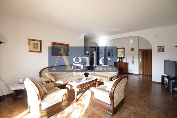 Appartamento con 8 locali in vendita in Via Pagliaccetti, Martinsicuro