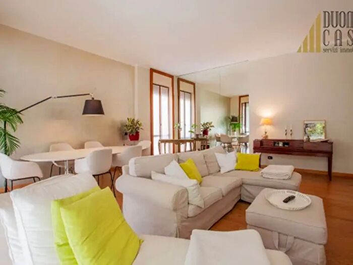 Appartamento con 5 locali in vendita in Via San Senatore, Milano