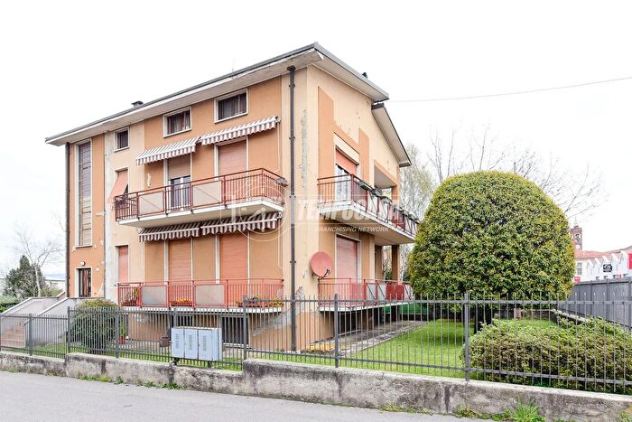 Appartamento quadrilocale in vendita in Via Liguria, Cantu