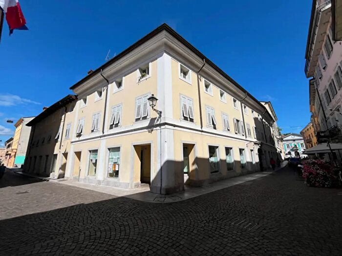 Appartamento quadrilocale in vendita in Via Giuseppe Garibaldi, Gorizia