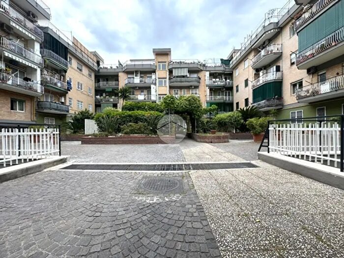 Appartamento bilocale in vendita in Via del Discobolo, Napoli
