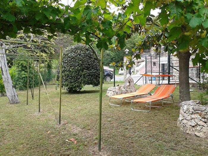 Appartamento trilocale in vendita in Via della Pineta Finale Ligure, Finale Ligure