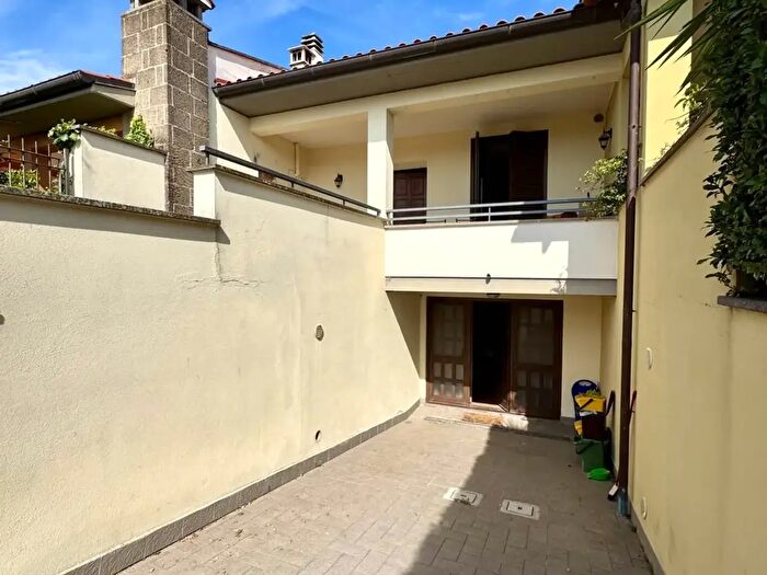 Casa con 5 locali in affitto in Via Pericle Scriboni, Tuscania