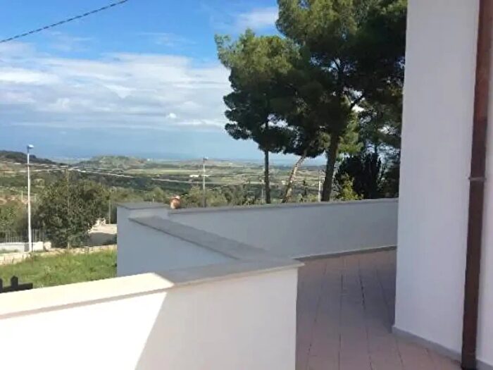 Casa con 9 locali in vendita in Via Berlinguer, Scordia