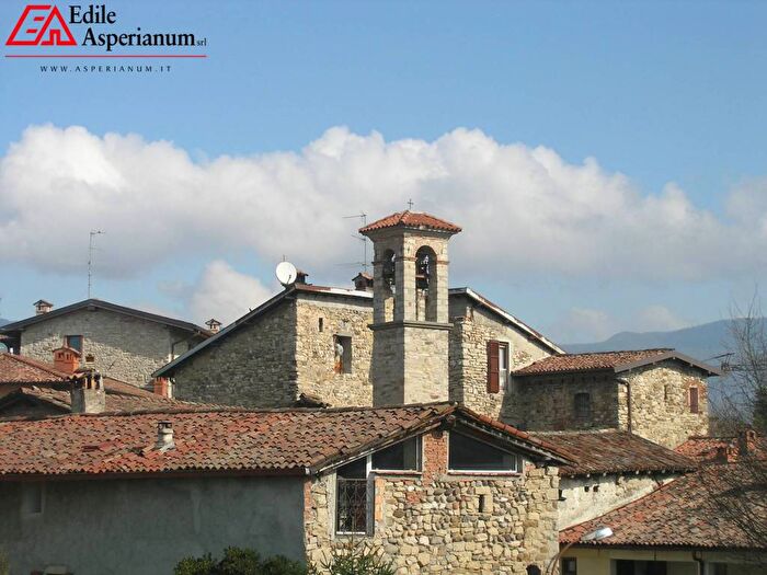 Appartamento trilocale in affitto in Via Guarnieri, Gorlago