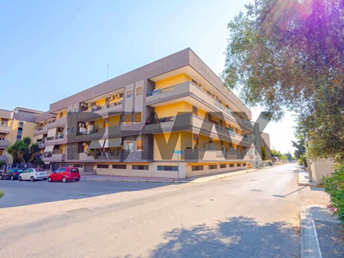 Appartamento trilocale in vendita in Via Raffaele Bovio, Bari