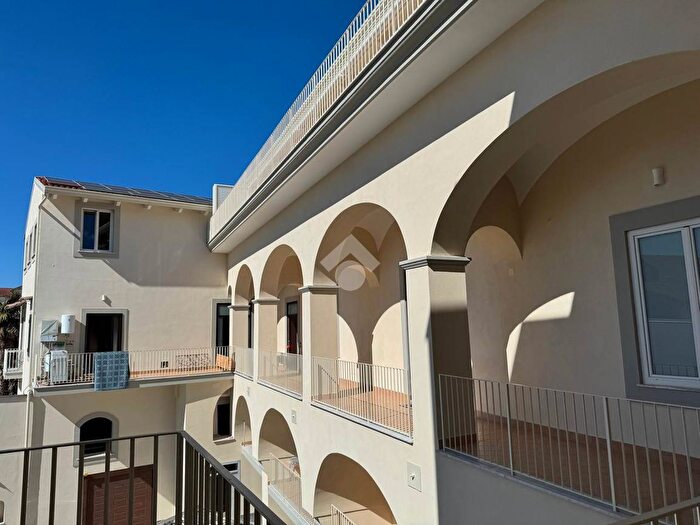 Appartamento con 5 locali in vendita in Piazza Marconi, Aversa