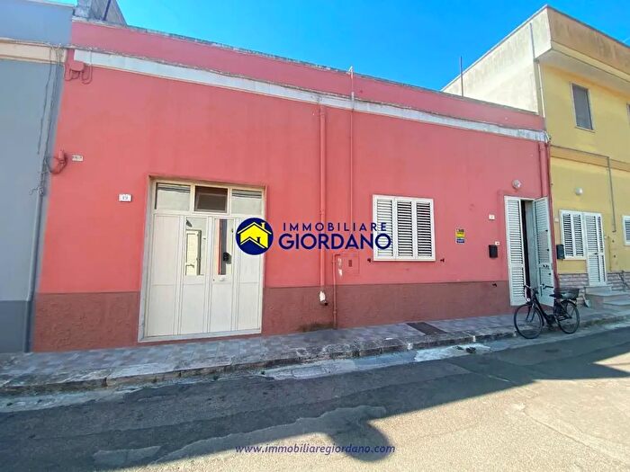 Casa con 7 locali in vendita in Via Fratelli Vivaldi, Squinzano