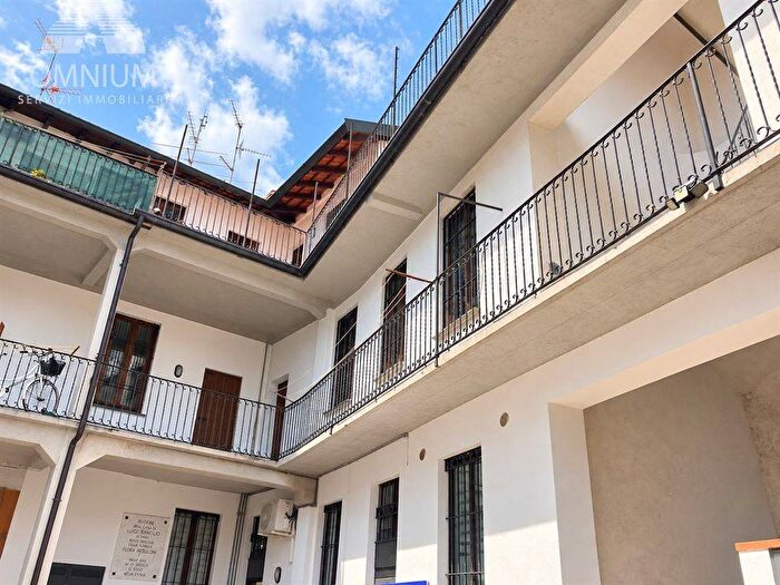 Appartamento trilocale in affitto in Via Sant'Antonio, Centro, Parabiago
