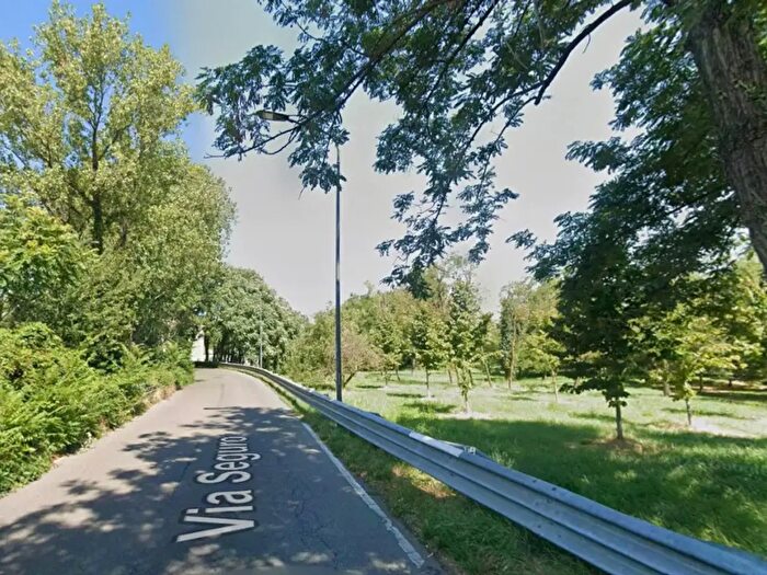 Casa con 8 locali in vendita in Via Seguro Milano, Milano