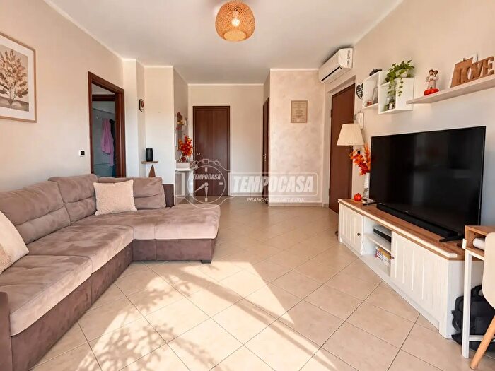 Appartamento quadrilocale in vendita in Strada Sesia, Asti