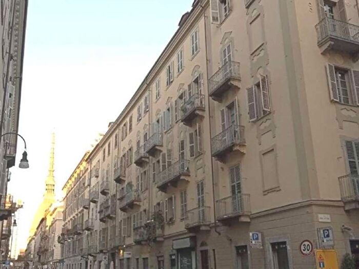 Appartamento monolocale in affitto in via San Massimo, Via della Rocca, Torino