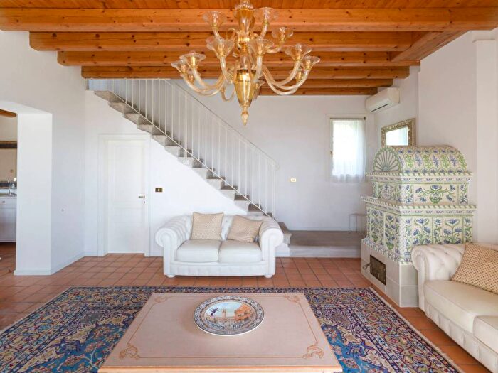 Casa con 6 locali in affitto in Via Patrioti, Refrontolo