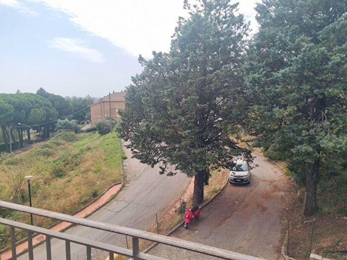 Appartamento con 5 locali in vendita in Via Pier Santi Mattarella, Aidone