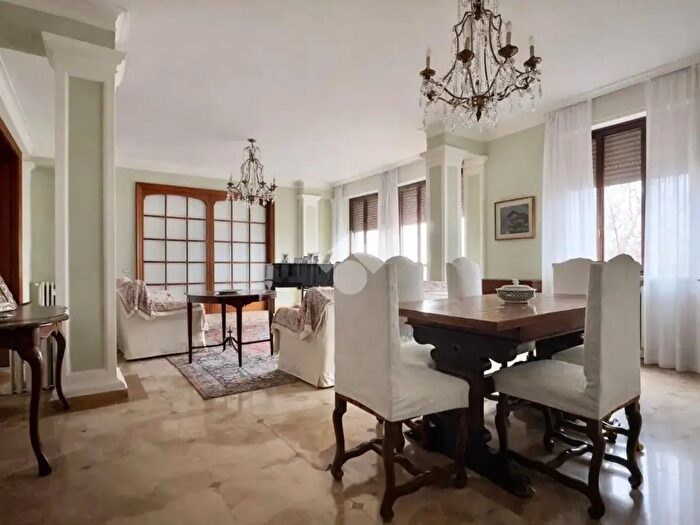 Appartamento con 5 locali in vendita in PLe Indipendenza, Novi Ligure