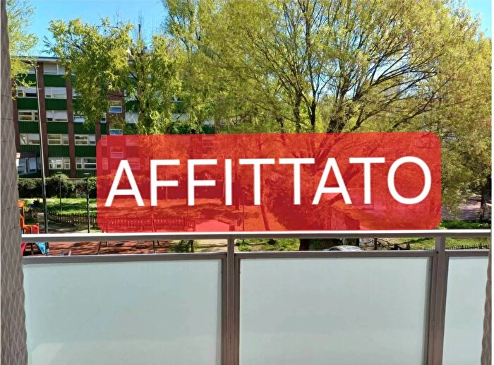 Appartamento trilocale in affitto in Via Stromboli Milano, Milano