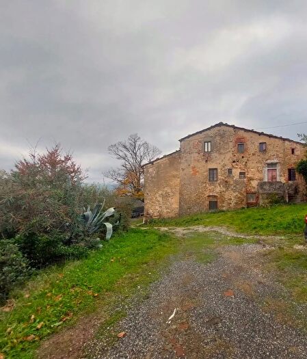 Casa con 12 locali in vendita in Via di Mezzomonte, Pistoia
