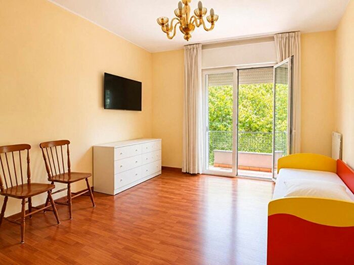 Appartamento trilocale in affitto in Via Cesare Cecchini, Mestre, Venezia