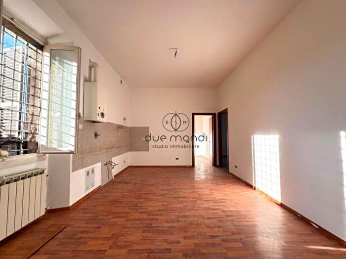 Appartamento trilocale in vendita in Via Germania, Spoleto