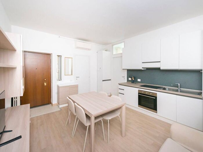 Appartamento bilocale in affitto in Viale Monte Nero, Porta Romana Medaglie d'Oro, Milano