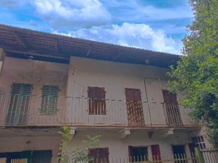 Casa con 5 locali in vendita in Via Aldo Moro, Pertusio