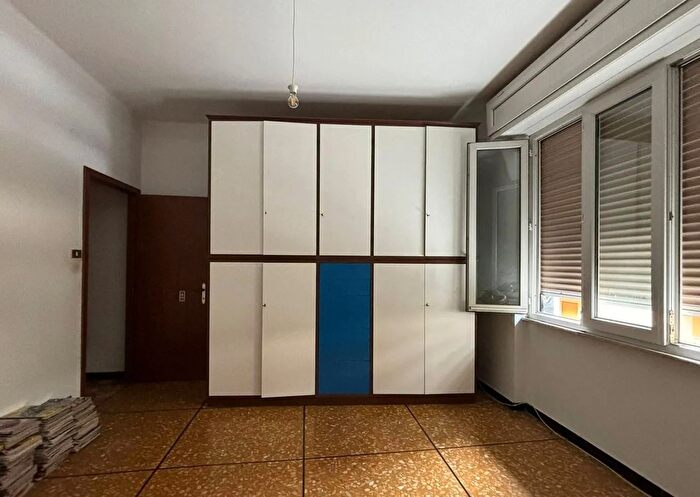 Appartamento quadrilocale in vendita in Via Zuccarello, Genova