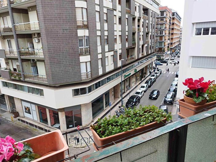 Appartamento con 5 locali in vendita in Via Monte San Michele, Lecce