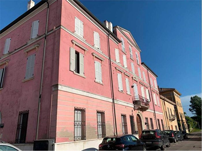 Appartamento trilocale in affitto in Centro, Ostiglia