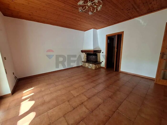 Casa con 5 locali in affitto in Via Venezia, Trevi