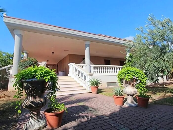 Casa con 9 locali in vendita in Località Seggio, Lucera