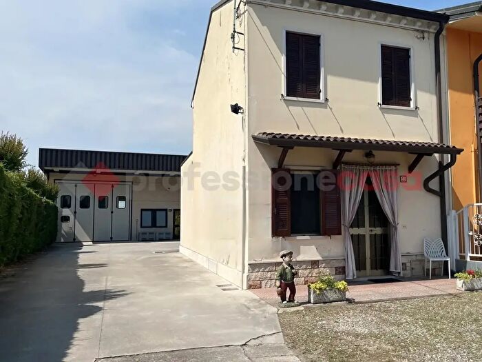 Casa trilocale in vendita in Isola Della Scala