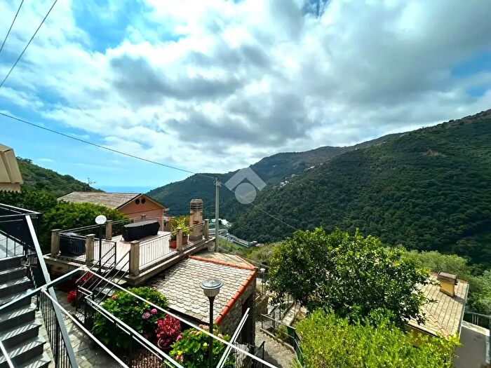 Appartamento trilocale in vendita in Località Poggio Favaro, Bogliasco