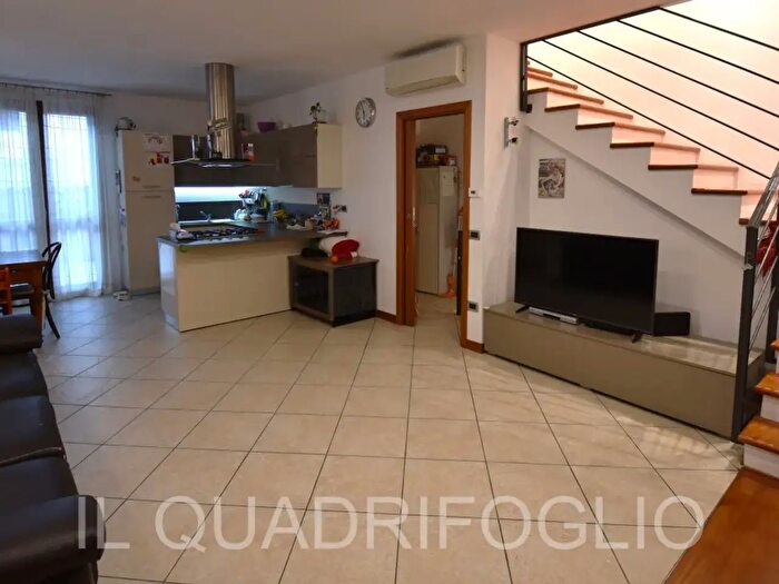 Casa quadrilocale in vendita in Piazzale Mori Robusto, Cesena