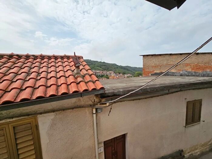 Casa con 5 locali in vendita in Galatro