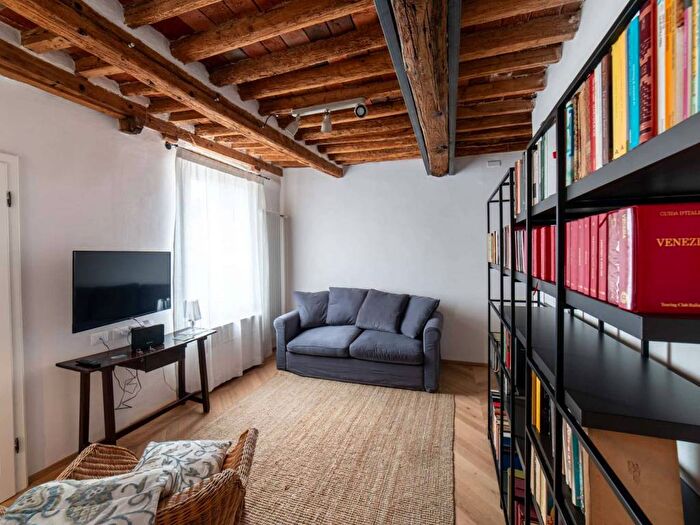 Appartamento trilocale in affitto in Via Galli Tassi, Piazza Napoleone San Michele, Lucca