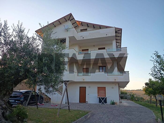 Appartamento quadrilocale in affitto in Contrada Annunziata, Bucchianico