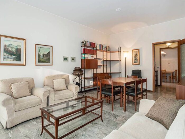 Appartamento trilocale in affitto in Via Carducci, Canovine, Bergamo