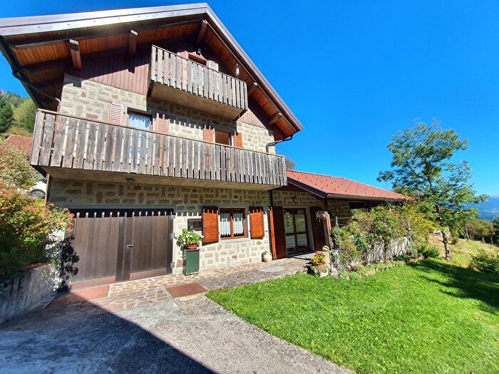 Casa con 6 locali in vendita in Via Nazionale, Ravascletto