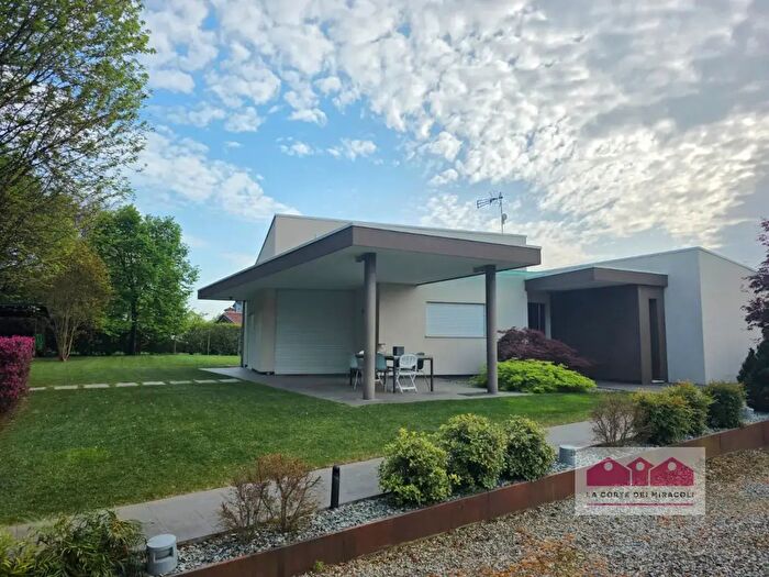 Case in Vendita e in Affitto - 2