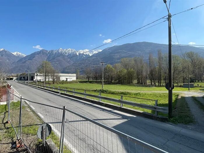 Casa con 6 locali in vendita in Via Ponte di Ganda, Morbegno