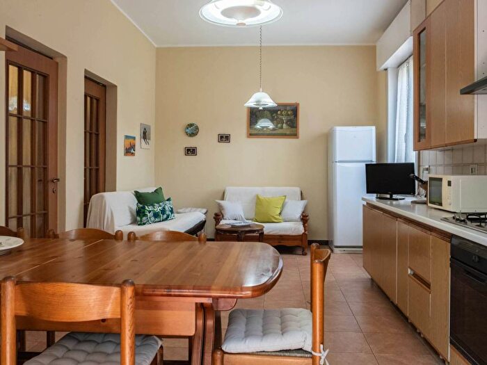 Casa quadrilocale in affitto in Via Giovanni Pascoli, Centro, San Donato Milanese