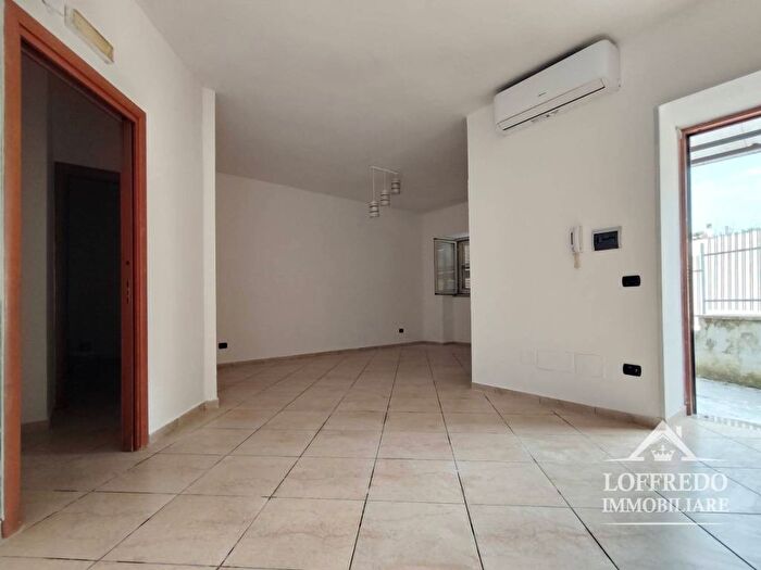 Appartamento trilocale in affitto in Via Volturno, Centro, Acerra