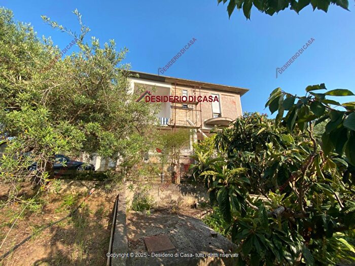 Casa con 5 locali in vendita in Trabia