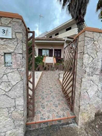 Casa con 6 locali in vendita in Via Michelangelo Buonarroti, PresicceAcquarica