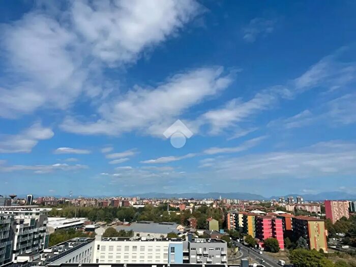 Appartamento trilocale in vendita in Via Roberto Tremelloni, Milano