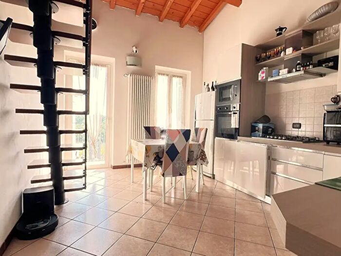 Appartamento trilocale in vendita in Via Unita d Italia, Verona