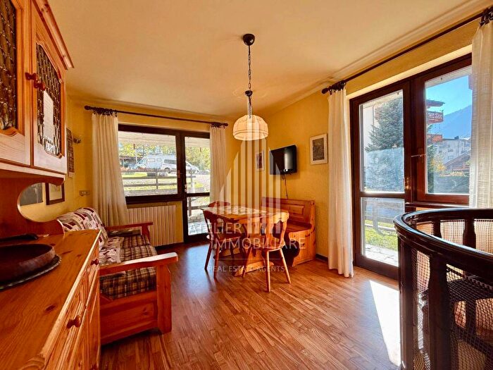 Appartamento trilocale in affitto in Strada della Margherita, Centro, Courmayeur