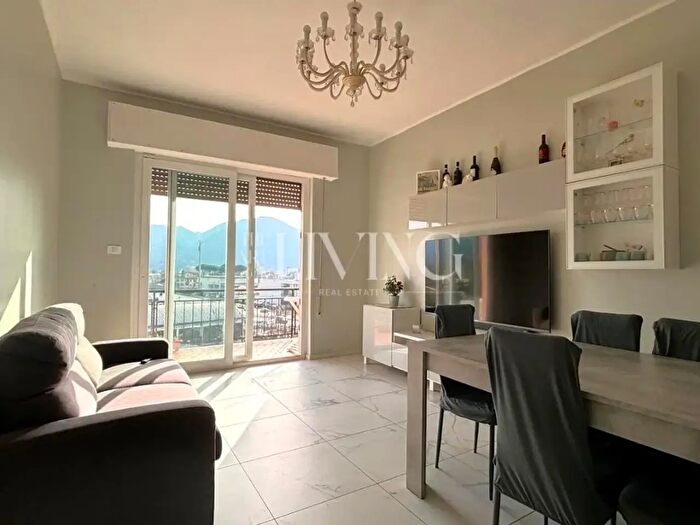 Appartamento quadrilocale in vendita in Esare Sardi, Lucca