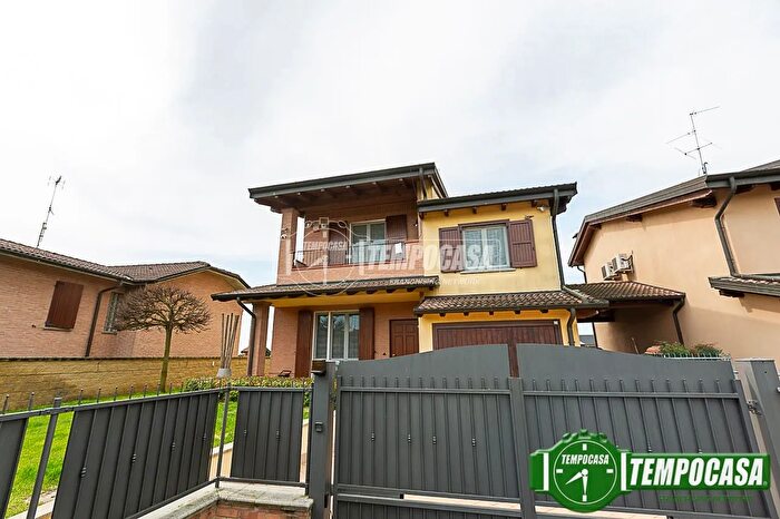 Casa trilocale in vendita in Via delle Querce, Livraga