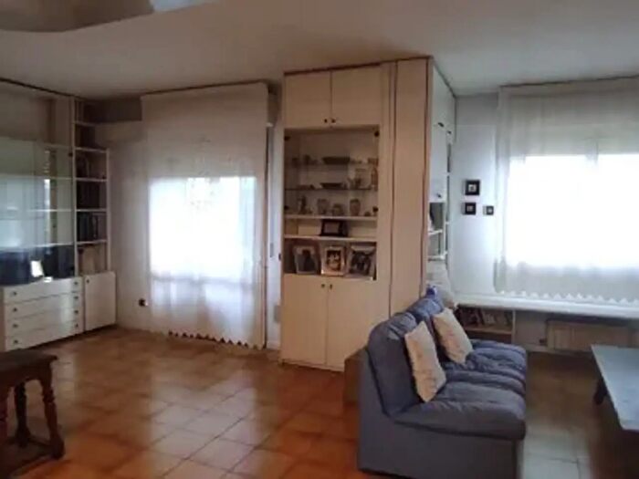 Appartamento con 5 locali in affitto in Via Donato Bramante, Firenze